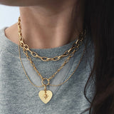 Collier Isis